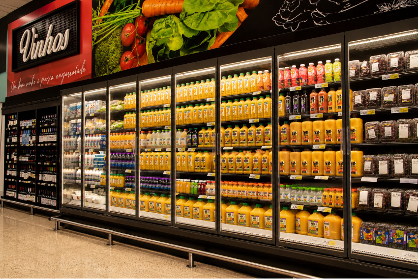 Supermercado — adega e refrigerados