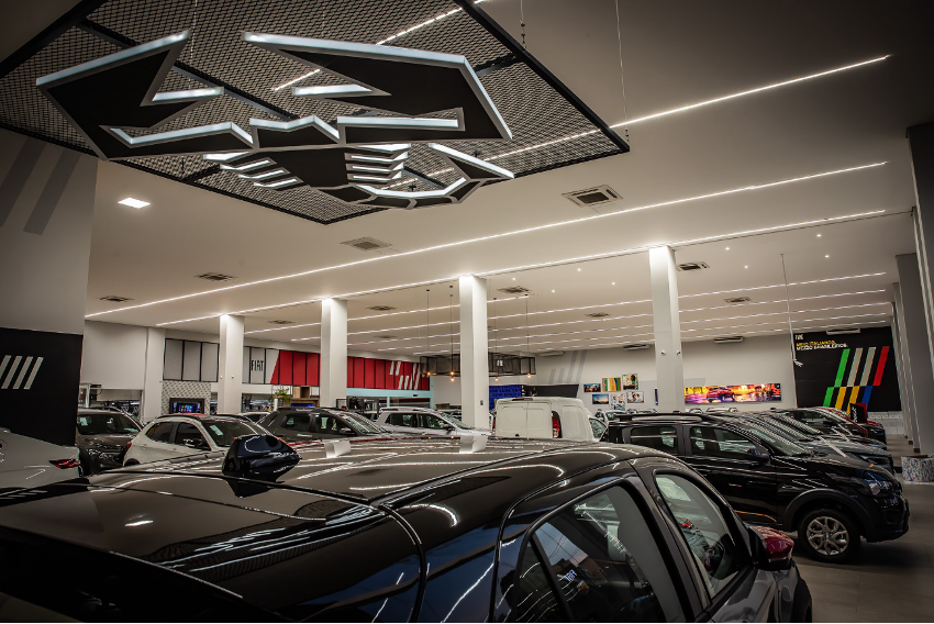FIAT — linhas no teto