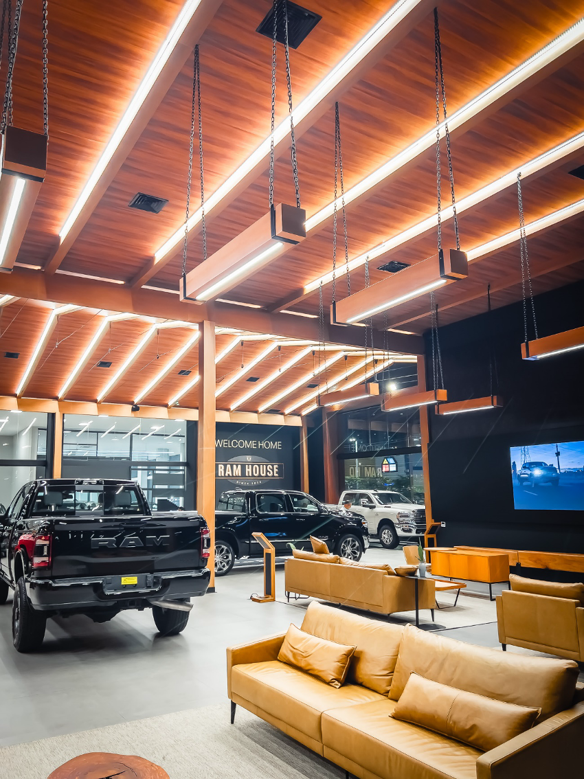 RAM — lounge com pendentes